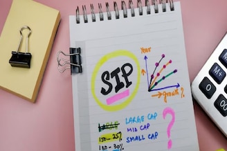 ১৫ × ১৫ × ১৫ ফর্মুলা মেনে ১৫ বছরে পেয়ে যেতে পারেন ১ কোটি টাকা, জেনে নিন সেরা স্কিমগুলি