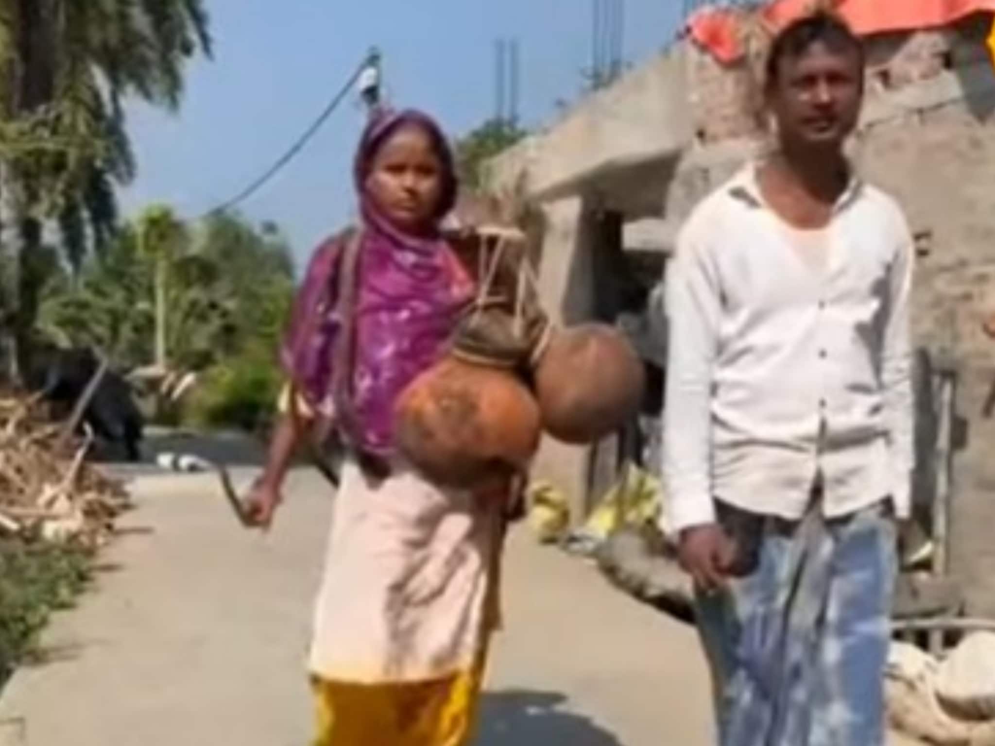 ধরতে হবে সংসারের হাল! স্বামীর সঙ্গে কাঁধে কাঁধ মিলিয়ে অসাধ্য সাধন করছেন শিউলি!