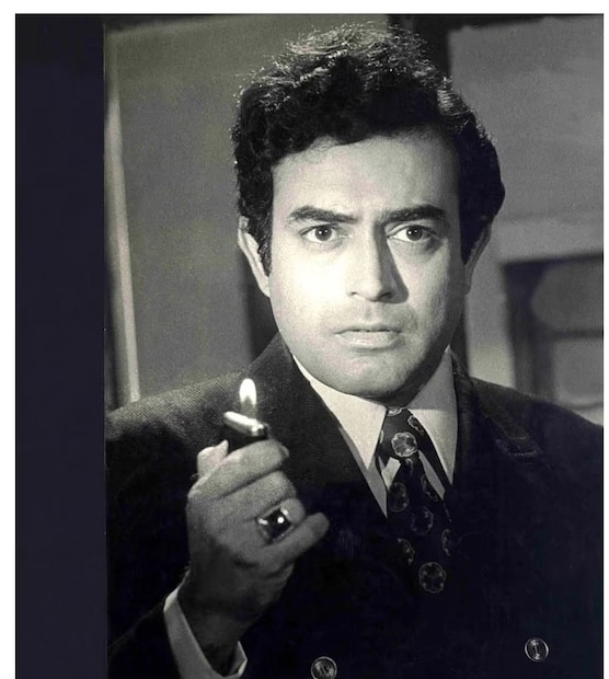 শোনা যায় যে, তিনি সঞ্জীবের কাছে তাঁর অনুভূতি স্বীকার করেছিলেন এবং বিয়ের প্রস্তাবও দিয়েছিলেন। কিন্তু ভাগ্যের অন্য পরিকল্পনা ছিল। এটা বলা হয়ে থাকে যে সঞ্জীব ভালবাসতেন হেমা মালিনীকে, তাঁর হৃদয় হেমা মালিনীর প্রতি নিবেদিতপ্রাণ ছিল, যদিও হেমা তাঁকে এক সময়ে গিয়ে প্রত্যাখ্যান করেছিলেন। এটি এমন একটি মুহূর্ত ছিল যা তাঁদের উভয়ের জীবনকে চিরতরে বদলে দিয়েছিল।