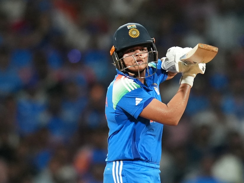 ব্যাটে রানের খরার কারণে বিশ্বকাপের দল থেকে বাদ পড়েছিলেন শেফালি ভার্মা। কিন্তু প্রতীকা রাওয়ালের চোট ভাগ্যের দরজা খুলে দেয় শেফালির জন্য।