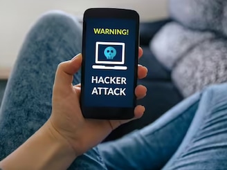 ভয়ঙ্কর জালিয়াতির আশঙ্কা! কোন কোন কোম্পানির স্মার্টফোন নিয়ে সতর্ক থাকতে হবে!