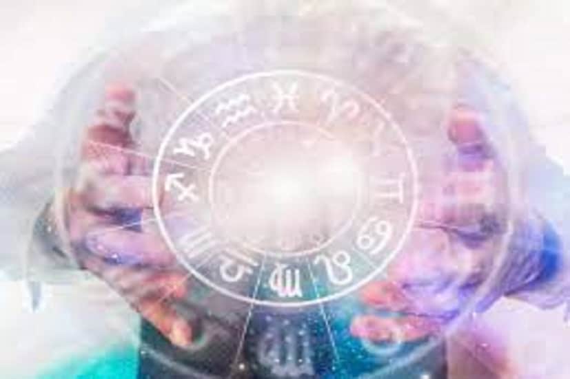 মেষ রাশির জাতক-জাতিকা মঙ্গলের অস্তের ফলে বিশাল সম্ভাবনা তৈরি হচ্ছে ৷ অফিসে সিনিয়রদের সঙ্গে ভাল যোগাযোগ থাকবে ৷ নতুন নতুন প্রজেক্টে কাজ পাবেন ৷ প্রতীকী ছবি ৷