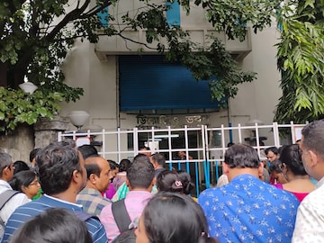 ২০১৬ সালে যারা চাকরি পেয়েছিলেন সেই সময়ের চাকরি হারা শিক্ষকদের পুরনো চাকরিতে ফেরানোর প্রক্রিয়া শুরু করল পশ্চিমবঙ্গ মধ্য শিক্ষা পর্ষদ ২০১৬ সালে যারা চাকরি পেয়েছিলেন সেই সময়ের চাকরি হারা শিক্ষকদের পুরনো চাকরিতে ফেরানোর প্রক্রিয়া শুরু করল পশ্চিমবঙ্গ মধ্য শিক্ষা পর্ষদ