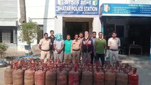 LPG Cylinder : একের পর এক বাড়ি থেকে চুরি হচ্ছিল রান্নার গ্যাস সিলিন্ডার! পুলিশি তদন্তে উঠে এল চাঞ্চল্যকর তথ্য, ভয়ঙ্কর কাণ্ড