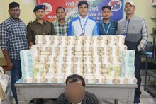 হাওড়া স্টেশন থেকে বিপুল পরিমাণ টাকা উদ্ধার করল আরপিএফ, গ্রেফতার ১