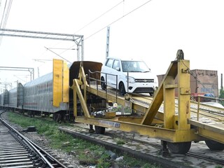 * উত্তর পূর্ব ভারতে বাড়ছে আরও গতিশক্তি টার্মিনাল