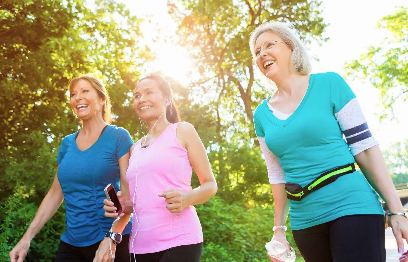 শুধুমাত্র শারীরিক নয়, হাঁটা সবচেয়ে সহজ ব্যায়াম হাওয়া সত্ত্বেও এই ব্যায়ামই আপনাকে অনেক মানসিক উপকারও দিতে পারে, যে কারণে অনেকেই শারীরিক ও মানসিক ফিটনেস বজায় রাখতে হাঁটার ব্যাপারে উৎসাহী হন।