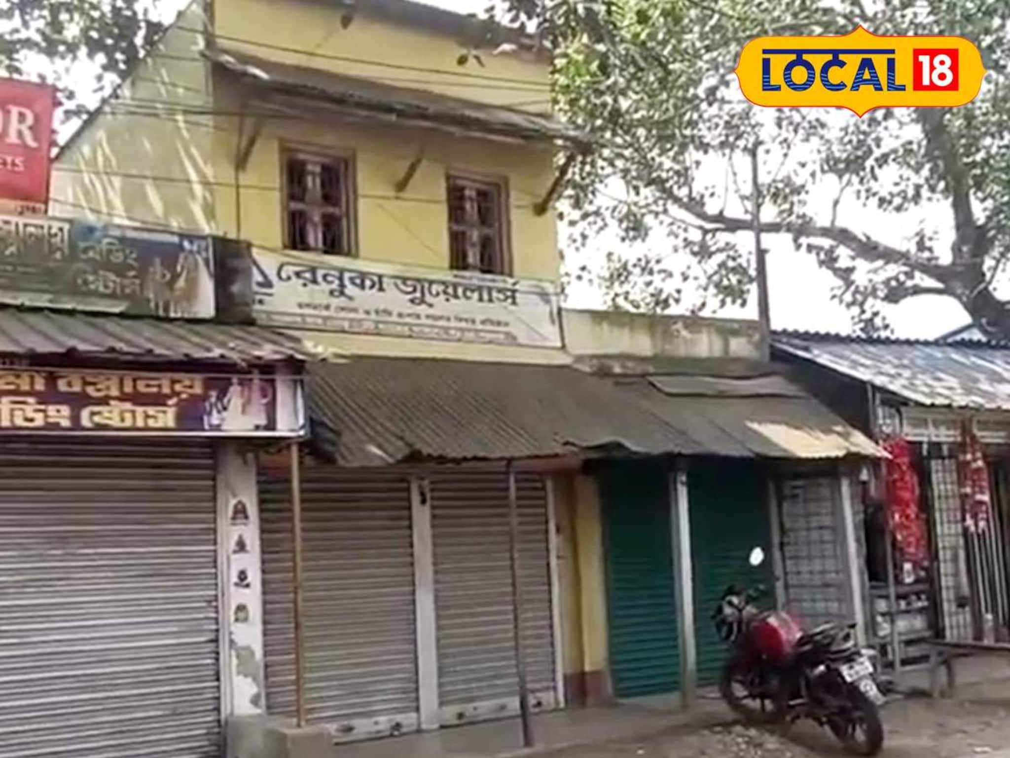 মন্দিরবাজারে সোনার দোকানে দুঃসাহসিক চুরি! গায়েব লক্ষাধিক টাকার গয়না