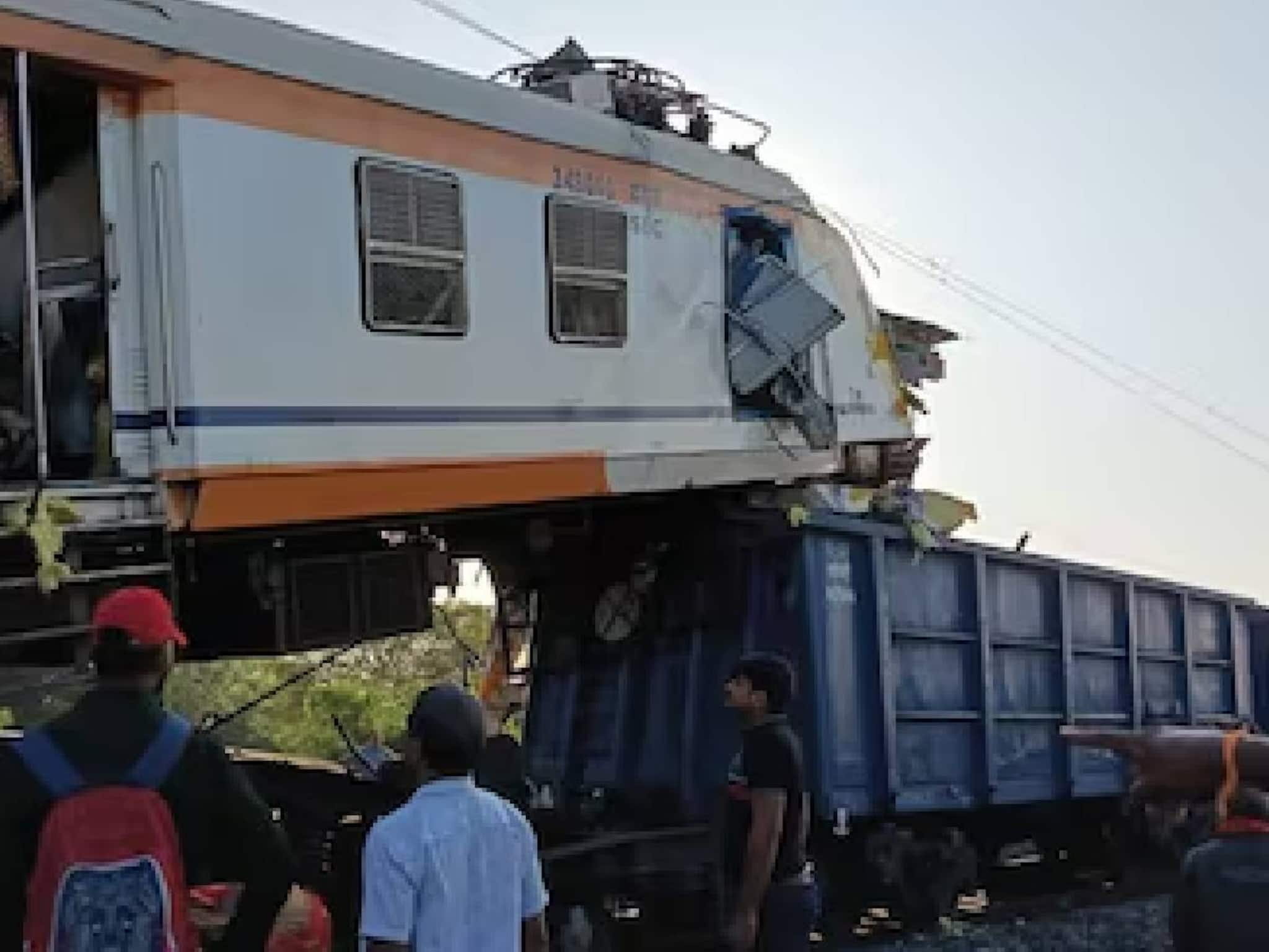 Train Accident: বিলাসপুরে ট্রেন দুর্ঘটনায় এখনও মৃত ছয়, কিছু যাত্রীর আটকে থাকার আশঙ্কা! ক্ষতিপূরণ ঘোষণা রেলের
