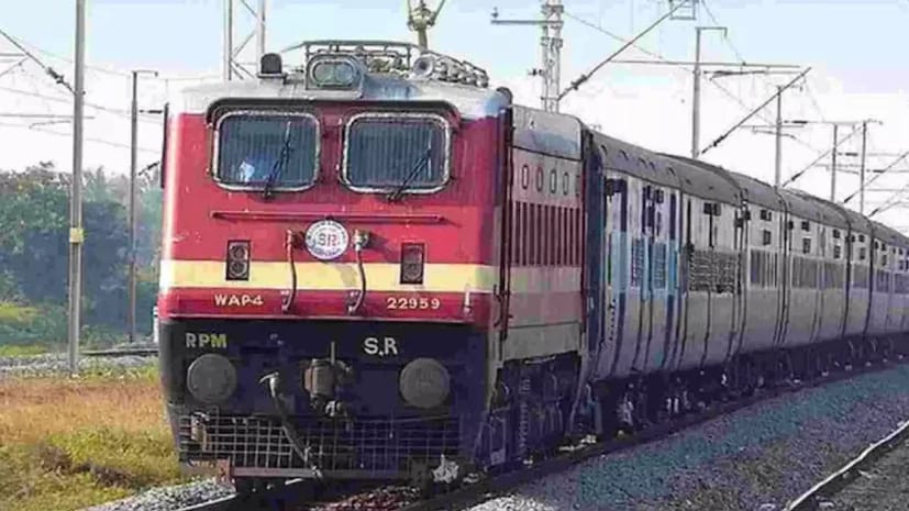 এই প্রেক্ষিতে পূর্ব-মধ্য রেল (ECR) জানিয়েছে, আগামী ১ ডিসেম্বর ২০২৫ থেকে ৩ মার্চ ২০২৬ পর্যন্ত মোট ২৪ জোড়া ট্রেন অর্থাৎ ৪৮টি ট্রেন পরিষেবা বাতিল রাখা হবে।