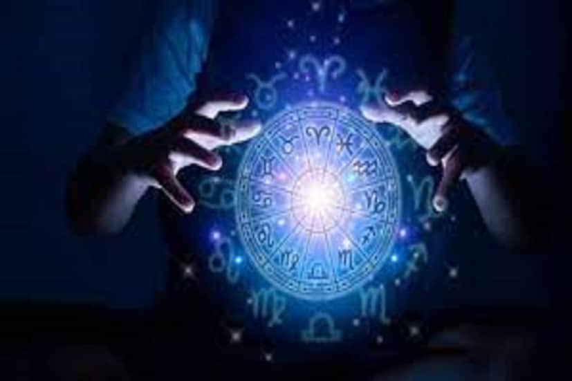 অযোধ্যার জ্যোতিষী পণ্ডিত কল্কিরাম সূত্রে জানতে পারা গিয়েছে এরফলেই শুভ ও অশুভ প্রভাব বিস্তার করে থাকে ৷ শুক্র তুলাতে, একই সঙ্গে কুম্ভতে রাহু, তৈরি হবে নবপঞ্চম রাজযোগের ৷ প্রতীকী ছবি ৷