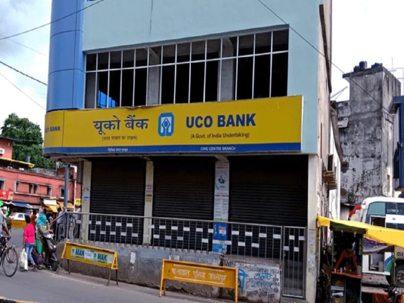 UCO ব্যাঙ্কের FD স্কিমের বিশেষত্ব কীUCO ব্যাঙ্ক তার গ্রাহকদের FD-তে ২.৯০% থেকে ৭.৯৫% পর্যন্ত সুদের হার অফার করে। এই সুদের হার বিনিয়োগের সময়কাল এবং বিভাগের (সাধারণ গ্রাহক, সিনিয়র সিটিজেন, অথবা অবসরপ্রাপ্ত কর্মী) উপর নির্ভর করে। সবচেয়ে উল্লেখযোগ্য বৈশিষ্ট্য হল যে UCO ব্যাঙ্ক তার গ্রাহকদের ৪৪৪ দিনের বিশেষ FD স্কিমে সর্বোচ্চ সুদের হার অফার করে।