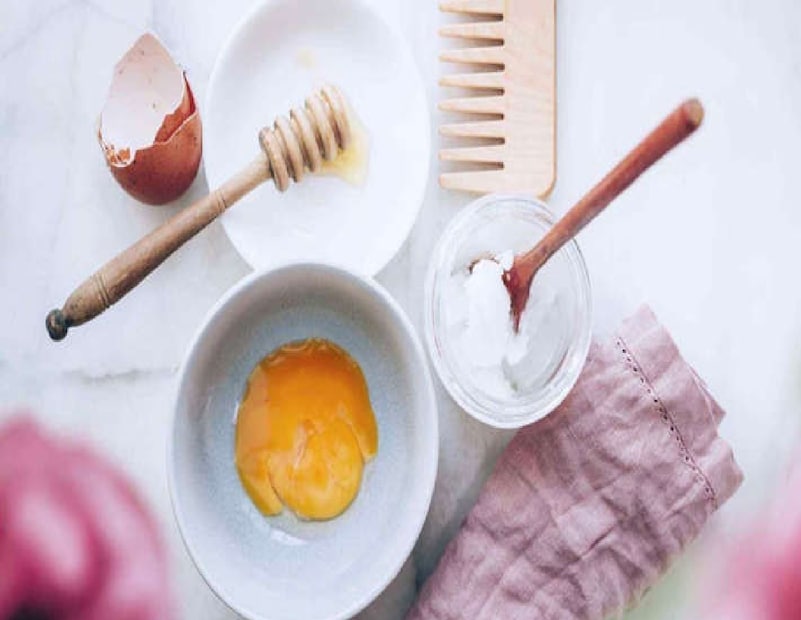 হেয়ার স্পার জন্য লাগবে--নারকেল তেল, জলপাই তেল, ডিম, মধু এবং দই।