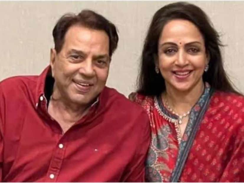 প্রসঙ্গত, বলিউডের প্রবীণ অভিনেতা অসুস্থ হয়ে ভর্তি ছিলেন মুম্বইয়ের ব্রিচ ক্যান্ডি হাসপাতালে৷ গতকাল, বুধবার তাঁকে হাসপাতাল থেকে বাড়িতে নিয়ে আসা হয়৷ হাসপাতালে ভর্তি থাকার সময়ই তাঁর মৃত্যু নিয়েও গুজব ছড়িয়ে পড়ে৷ 