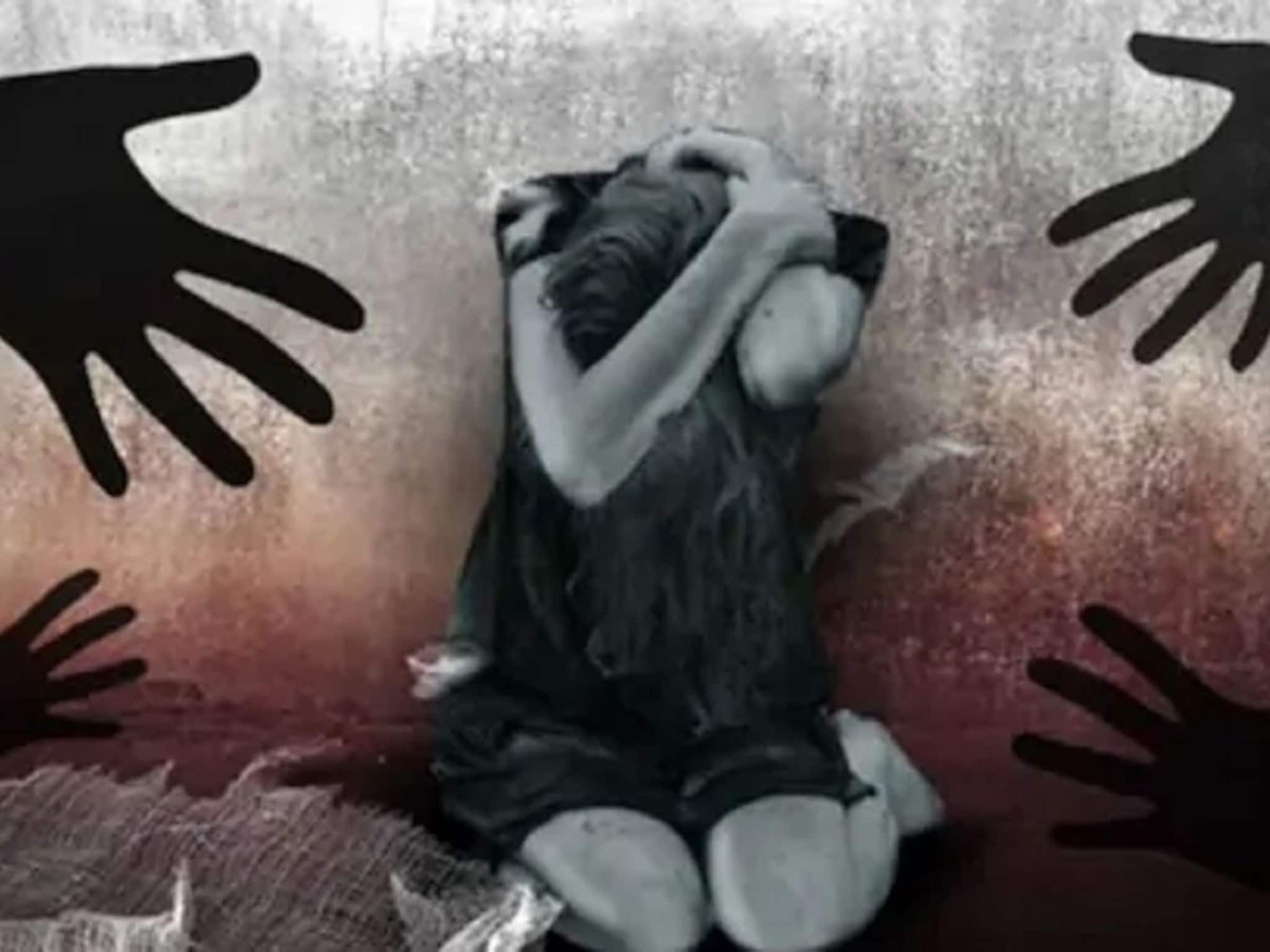 বাজি রেখে জুয়া খেলায় হেরে যায় স্বামী! ধ*র্ষ*ণ, গর্ভপাত, শারীরিক নির্যাতন...স্বামী, শ্বশুরবাড়ির বিরুদ্ধে ভয়ঙ্কর অভিযোগ বধুর