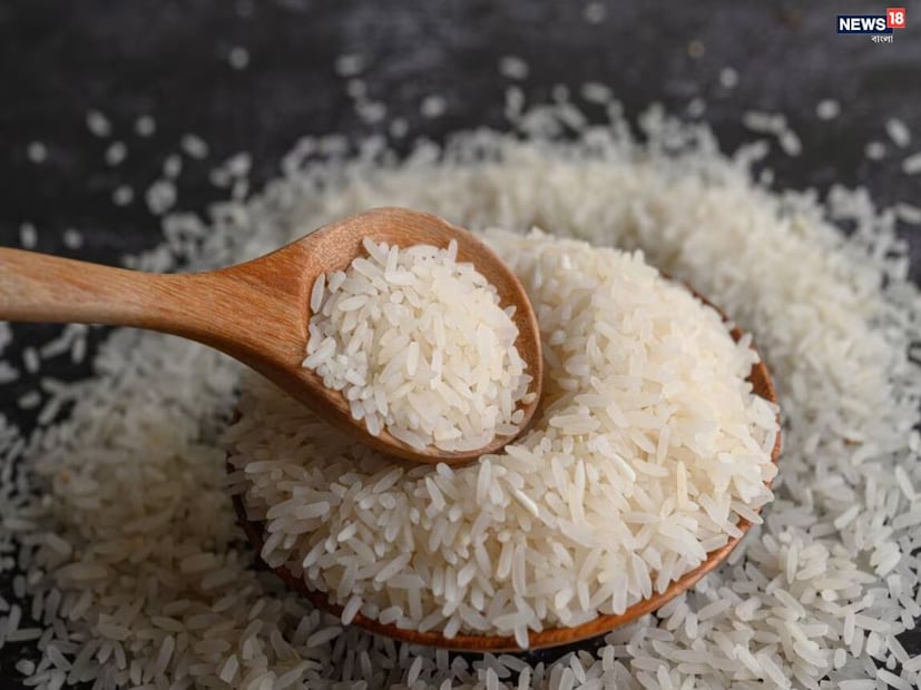 কেন এখন এই পরামর্শ জনপ্রিয়?রান্নাঘরে সাশ্রয়ী ও সহজ সমাধান চাইছেন অধিকাংশ গৃহস্থ। বাজারে নানান অ্যান্টি-ফাঙ্গাল প্যাকেট বা রাসায়নিক পণ্য পাওয়া গেলেও, মাত্র ২ টাকার নুন দিয়ে একই সুবিধা পাওয়া যাবে—তাই এই টিপস দ্রুত জনপ্রিয় হয়ে উঠেছে। (Disclaimer: এই প্রতিবেদনটি কেবলমাত্র সাধারণ তথ্যের জন্য, তাই বিস্তারিত জানতে হলে সর্বদা বিশেষজ্ঞের পরামর্শ নিন।)