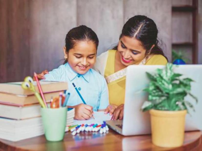 অঞ্জেশ কুমার জানিয়েছেন, মক টেস্ট পরীক্ষা শুরুর অন্তত এক মাস আগে থেকে বাচ্চাদের দিয়ে প্রতিদিন এক বা দুইটা মডেল সেট প্র্যাকটিস করানো উচিত। 