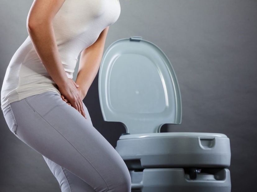 অনেক সময় প্রস্রাবে ফেনা তৈরি হয়, যেটিকে ফোমি ইউরিন বলা হয়। এটিকে লোকেরা হালকা ভাবে নেয়। কখনও কখনও এমন হওয়া স্বাভাবিক হয়, কিন্তু যদি বারবার এবং বেশি ফেনা দেখা যায় তাহলে এটি কিডনি বা শরীরের কোনও অন্য রোগের ইঙ্গিত হতে পারে। 