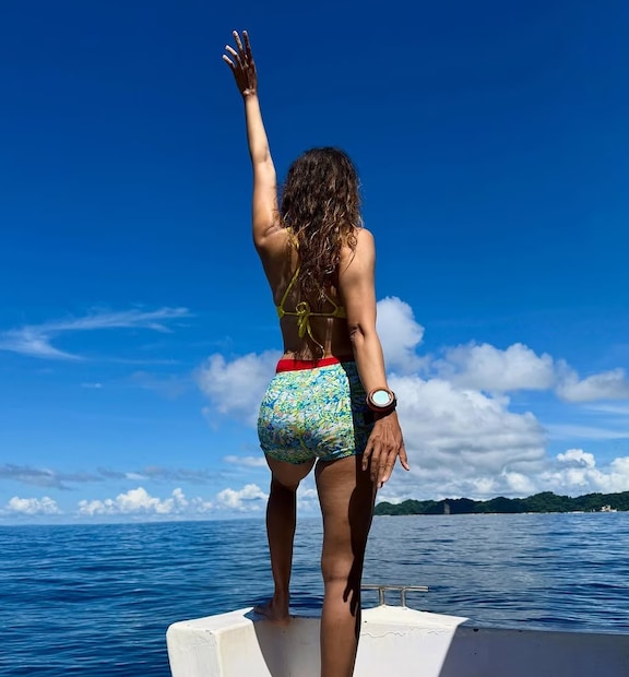 শাহরুখ খানের চক দে ইন্ডিয়া ছবির এই অভিনেতা আবারও আলোচনার কেন্দ্রবিন্দুতে, নতুন কোনও ছবির জন্য নয়, বরং তার অনুপ্রেরণামূলক ফিটনেস রুটিনের জন্য। লোকের প্রশ্ন থামছেই না- ‘‘এই টোনড বডির রহস্য কী?’’ (Photo: Instagram)