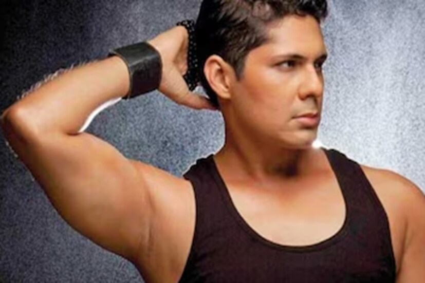 একজন নামকরা প্রযোজকের সঙ্গে ঝামেলার ফলে ২ বছর ধরে তাঁর হাতে কোনও কাজ ছিল না। পার্শ্বচরিত্রের বাইরে বেরিয়ে আসার চেষ্টা করার সময় মালহোত্রা একটি বড় ধাক্কার মুখোমুখি হন। HindiRush-এর সঙ্গে অতীতের এক সাক্ষাৎকারে তিনি ভাগ করে নিয়েছিলেন যে একজন জনপ্রিয় প্রযোজককে যখন ভিন্ন চরিত্রের জন্য অনুরোধ করেছিলেন তখন তিনি কীভাবে প্রতিক্রিয়া দেখিয়েছিলেন। তিনি বলেন, “এর পার্শ্বপ্রতিক্রিয়া ছিল বিপজ্জনক। এর প্রভাবের জন্য আমি প্রস্তুত ছিলাম না। যখন এমন একজন শক্তিশালী ব্যক্তি আপনার যোগ্যতাকে খারিজ করে দেয়, তখন আপনি শেষ হয়ে যেতে পারেন। দুই বছর ধরে আমার কোনও কাজ ছিল না। এরপর আমি খুব ভয় পেয়েছিলাম।”