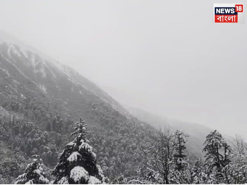 গত দুদিন ধরে উত্তরের পাহাড়-সমতলে চলছে বিক্ষিপ্ত বৃষ্টি। তবে বৃহস্পতিবার রাত থেকে বৃষ্টির পরিমাণ বাড়তে থাকে।