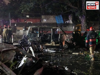 পরপর গাড়িতে আগুন, কেঁপে উঠল লালকেল্লা চত্বর, ছবিতে স্পষ্ট কতটা ভয়ঙ্কর বিস্ফোরণ