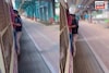 লোকাল ট্রেনে দম বন্ধ ভিড়, চেপে চেপে উঠছেন আরও যাত্রী! মুম্বইয়ের ট্রেন যাত্রার ভয়াবহ ছবি