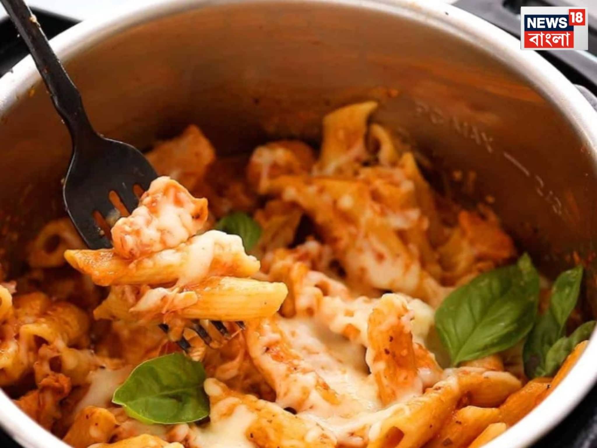 Pasta in Pressure Cooker Recipe: ৫ মিনিটে পাস্তা! প্রেশার কুকারে ২টো সিটি দিয়ে চটজলদি বানিয়ে ফেলুন, চেটেপুটে খাবে বাচ্চারা, রইল ভিডিও