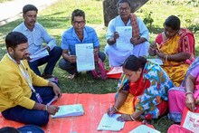 SIR-এ বাংলায় বাদ পড়তে পারে ১০ লক্ষ নাম! এখনও পর্যন্ত প্রাপ্ত তথ্যের ভিত্তিতে জানাল কমিশন