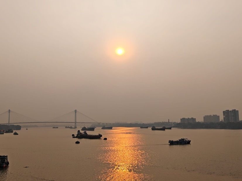 ঘূর্ণিঝড়ে পরিণত হলে এর নাম হবে ‘সেনিয়ার’ (SEN-YAAR)। সংযুক্ত আরব আমিরশাহীর দেওয়া এই নাম। এর অর্থ ‘সিংহ’ (LION)। নভেম্বরের শেষ অথবা ডিসেম্বরের শুরুতে এই ঘূর্ণিঝড়ের স্থলভাগে আছড়ে পড়ার সম্ভাবনা। অন্ধ্রপ্রদেশ উপকূলে স্থলভাগে প্রবেশের প্রবল সম্ভাবনা। যদিও ভারতের মৌসম ভবন নিম্নচাপ তৈরির সম্ভাবনা পর্যন্তই পূর্বাভাস দিয়েছে।