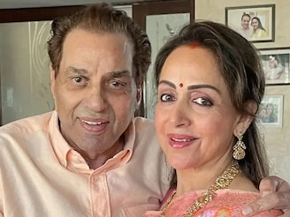 দরকার ছিল এক চিমটি সিঁদুর আর ভালবাসা, সম্পত্তি-টাকা নয়, ধর্মেন্দ্রকে বিয়ে নিয়ে হেমা মালিনী