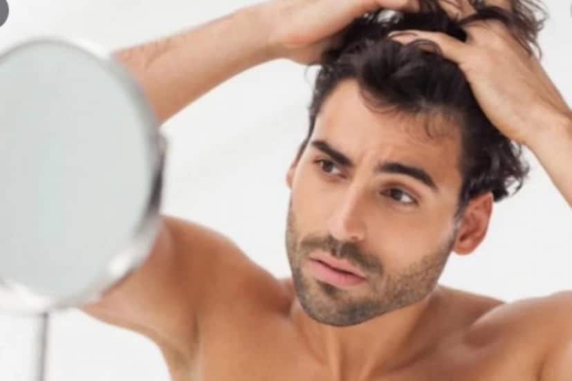 মহিলাদের ঋতুস্রাব হঠাৎ বন্ধ হয়ে যাওয়ার বিপরীতে, পুরুষদের মধ্যে পরিবর্তনগুলি ধীরে ধীরে, সূক্ষ্ম এবং প্রায়ই উপেক্ষা করা হয়। হরমোনের মাত্রা, বিশেষ করে টেস্টোস্টেরন, বছরের পর বছর ধরে ধীরে ধীরে হ্রাস পায় এবং অন্যান্য ঝুঁকির কারণগুলির সাথে মিলিত হলে এগুলি স্পষ্ট লক্ষণগুলির দিকে পরিচালিত করতে পারে। ভারতে পুরুষদের মেনোপজ সম্পর্কে সচেতনতা সীমিত, তবে কারণ এবং ঝুঁকির কারণগুলি প্রাথমিকভাবে চিনলে পাল্টাতে পারে ছবি৷ বলছেন বিশেষজ্ঞ ক্লাইভ মরিসন৷