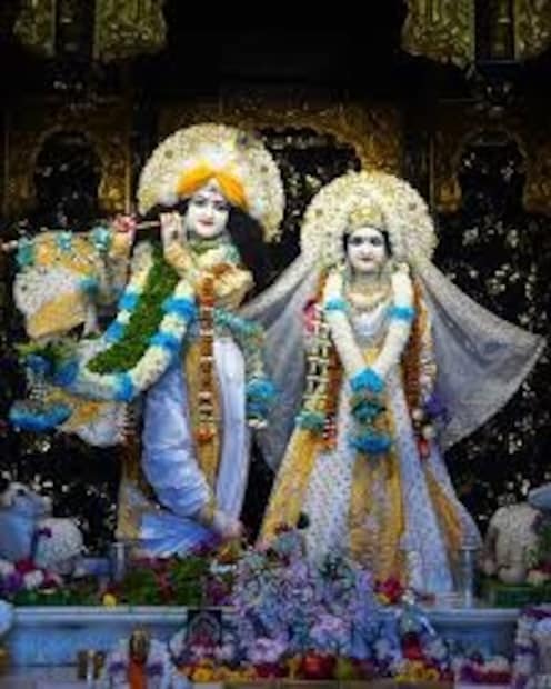 গুপ্ত প্রেস পঞ্জিকা মতে পূর্ণিমা তিথি শুরু হবে মঙ্গলবার ৯.২২ মিনিটে৷ এই তিথি থাকবে বুধবার সন্ধ্যা ৭.০৬ মিনিট পর্যন্ত৷