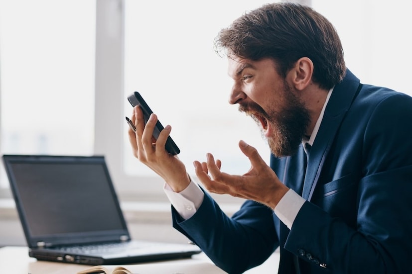 তবে রাগ এর কারণ নয়। রাগের সমস্যাগুলি বেশি মানসিক এবং হৃদযন্ত্রের সঙ্গে এর কোনও সম্পর্ক নেই, যা আদতে একটি রক্ত-পাম্পিং পেশী। আজকাল আরও বেশি মানুষ সচেতন যে যদি কারও উচ্চ রক্তচাপ থাকে, তবে তার অর্থ এই নয় যে তারা সবসময় রাগ করবে - এবং বিপরীতভাবে। যদিও আবেগ ক্ষণস্থায়ী শারীরবৃত্তীয় পরিবর্তন আনতে পারে, দীর্ঘস্থায়ী উচ্চ রক্তচাপ মূলত বয়স, জেনেটিক্স এবং জীবনধারা দ্বারা নির্ধারিত হয় - আপনি কত ঘন ঘন আপনার মেজাজ হারান তার উপর নয়।