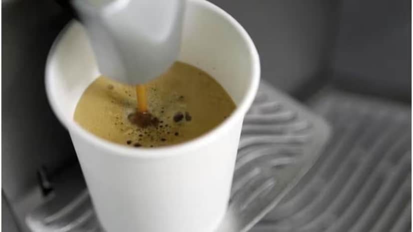 উদ্বেগটি আরও ভালভাবে বুঝতে এবং কাগজের কাপ আসলে ক্যানসারের কারণ হতে পারে কিনা সে সম্পর্কে মধ্যপ্রদেশের ইন্দোরের একজন শীর্ষস্থানীয় ক্যানসার বিশেষজ্ঞ ডাঃ সুনীত লোকওয়ানি বলেন যে গবেষণার ফলাফল সম্পর্কে শোনার পরে আতঙ্কিত হওয়ার কোনও প্রয়োজন নেই তবে সতর্ক থাকা বুদ্ধিমানের কাজ।