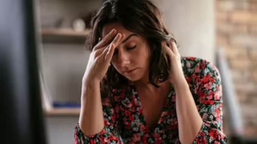 মস্তিষ্কের সংক্রমণ এবং ধমনী ফেটে যাওয়ার ক্ষেত্রেও একই রকম লক্ষণ দেখা যায়। তীব্র মাইগ্রেনও কখনও কখনও এই অবস্থার কারণ হতে পারে। রোগীর চিকিৎসা ইতিহাস পর্যালোচনা এবং প্রয়োজনীয় পরীক্ষা-নিরীক্ষা করার পরেই সঠিক কারণ নির্ধারণ করা যেতে পারে।