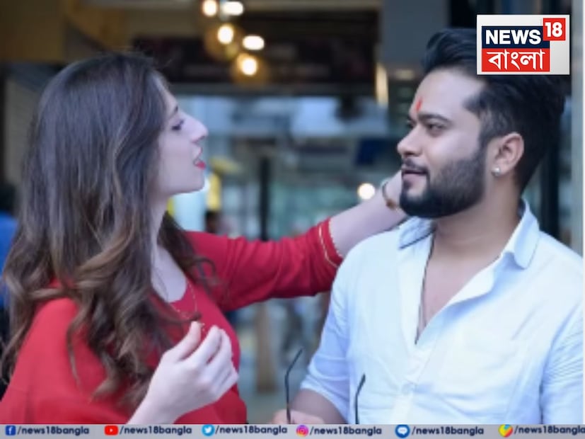 ফটোগ্রাফার তারপর জিজ্ঞাসা করলেন কীভাবে তাদের দেখা হয়েছিল। তখনই রাহুলের স্ত্রী বর্ণনা করলেন যে তিনি ৩ ইডিয়টস দেখার পর অভিনেতার সাথে যোগাযোগ করেছিলেন।