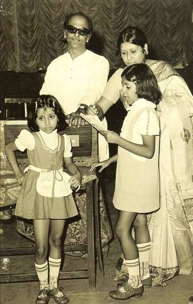 সলিল চৌধুরীর হাতের লেখা দ্বারা অনুপ্রাণিত একটি স্বাক্ষর সম্বলিত কলম এবং বিশেষ কালির বোতল, সুলেখা ইঙ্ক দ্বারা উন্মোচিত হবে। এএসসিবিসিএস দ্বারা কিংবদন্তির জীবনের বিভিন্ন পর্যায় চিত্রিত একটি শতবর্ষী ক্যালেন্ডারও উন্মোচন করা হবে। ১৩ নভেম্বর শ্যামসুন্দর কোং জুয়েলার্স প্রকাশ করবেন সলিল চৌধুরী স্মরণে স্বর্ণমুদ্রা। উপস্থিত থাকবেন অন্তরা চৌধুরী, শ্রীকান্ত আচার্য, কল্যাণ সেন বরাট , রূপক সাহা, কর্ণধার, শ্যাম সুন্দর কোং জুয়েলার্স। অন্তরা চৌধুরী জানান, 