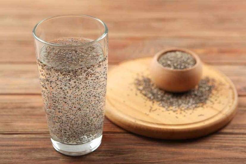 শীতকালে, কম্প্রেস ব্যবহার করুন অথবা জোয়ান জল পান করুন, কারণ এটি উষ্ণতা বৃদ্ধি করে, যা অভ্যন্তরীণ উষ্ণতা প্রদান করে। সেলেরি জলে ফুটিয়ে কম্প্রেস করার জন্য ব্যবহার করুন অথবা হালকা গরম পান করুন। এটি শরীর থেকে গ্যাস বার করে এবং জল ধরে রাখার ক্ষমতা দূর করতে সাহায্য করে।