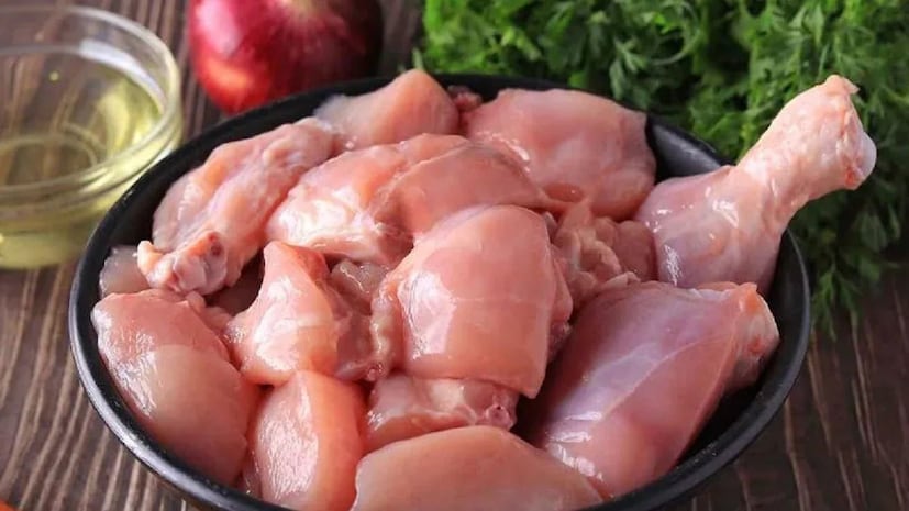 এই নমুনাগুলি ইউটিআই রোগীদের এবং খুচরো কাঁচা মাংস উভয় থেকেই নেওয়া হয়েছিল। এই নমুনাগুলির জিনোমিক বিশ্লেষণে দেখা গেছে যে ইউটিআই-সৃষ্টিকারী ই. কোলাইয়ের প্রায় ২০% প্রাণী থেকে প্রাপ্ত খাদ্যবাহিত স্ট্রেইন ছিল।