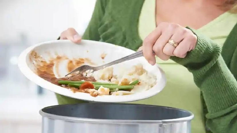 কাউকে কটু কথা বলবেন না৷ গুরুজনদের সব সময় সম্মান করুন৷ অলসতা বর্জন করতে হবে৷ সন্ধ্যায় বা রাতের অন্ধকারে খাবার ফেলবেন না৷ এই তিথিতে খাবার অপচয় করলে অলক্ষ্মীকে আমন্ত্রণ জানানো হয় সংসারে৷