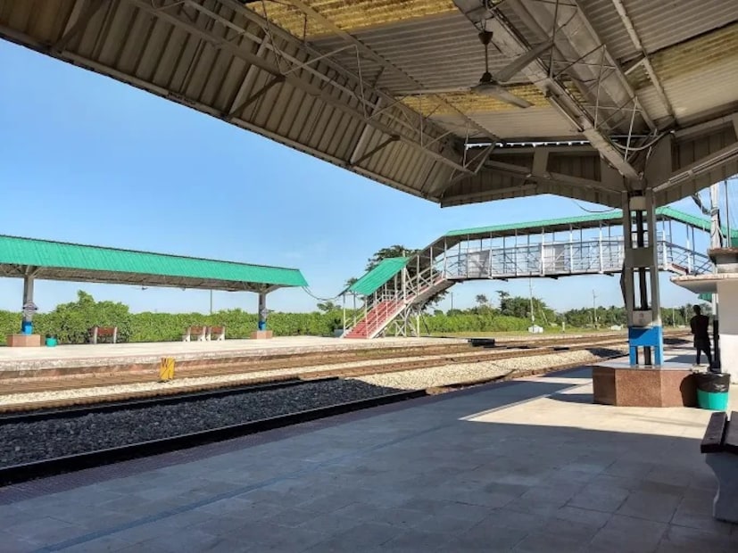 উভয় স্টেশনে পরিদর্শনের লক্ষ্য ছিল যাত্রী পরিষেবা মজবুত করা, পরিচালন দক্ষতা উন্নত করা এবং উত্তর-পূর্ব সীমান্ত রেলের যাত্রীদের সামগ্রিক ভ্রমণ অভিজ্ঞতা আরও উন্নত করা। অমৃত ভারত স্টেশন স্কিমের অধীনে কামাখ্যাগুড়ি স্টেশনের পুনসংস্কার, যাত্রী স্বাচ্ছন্দ বৃদ্ধি এবং আধুনিক পরিকাঠামোগত সুবিধার প্রতিশ্রুতি রক্ষা করাই লক্ষ্য ভারতীয় রেলের।