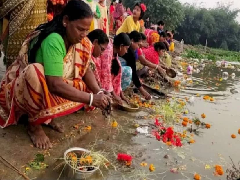 যাঁরা ইতুপুজোর ব্রতপালন করছেন, তাঁরা রবিবারে পুজোর দিন উপবাস ভঙ্গ করুন ফলপ্রসাদ খেয়ে। এ দিন আমিষ খাবার গ্রহণ করবেন না। নিরামিষ আহার গ্রহণ করুন। তেল, হলুদ ছাড়া খাবার খাবেন। দুপুরে খান সিদ্ধভাত। সারা দিনে এক বার অন্নগ্রহণ করতে পারেন। তবে রাতে ময়দার লুচি বা পরোটা খাওয়াই বাঞ্ছনীয়। মুড়ি খেলে শুকনো মুড়ি খান। কখনওই মেখে মুড়ি খাবেন না।