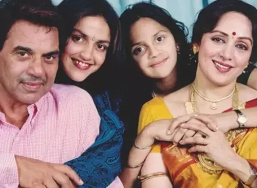 প্রকাশ আরও জানান যে ধর্মেন্দ্রর সঙ্গে হেমা মালিনীর বিয়ের পর তিনি নিরাপত্তাহীনতার শিকার হননি৷ কারণ ধর্মেন্দ্র তাঁর সমস্ত কর্তব্য পালন করেছিলেন। তিনি তাঁকে একজন স্নেহশীল বাবা এবং একজন যত্নশীল স্বামী হিসেবে বর্ণনা করেন, যিনি তাঁর পরিবারের প্রতি অত্যন্ত স্নেহশীল ছিলেন। বিরল কথোপকথনে, প্রকাশ আরও উল্লেখ করেন যে সবচেয়ে সুন্দরী মহিলার সঙ্গে দ্বিতীয় বিয়ে সত্ত্বেও, অভিনেতা নিয়মিত প্রকাশ ও তাঁদের সন্তানদের কাছে আসতেন এবং দায়িত্বপালনকে গুরুত্ব দিতেন৷