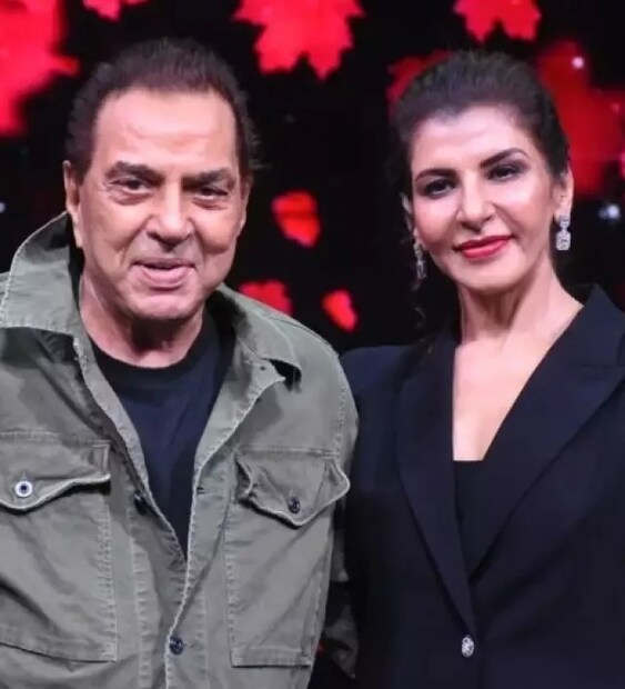 ধর্মেন্দ্র এবং অনিতা একসঙ্গে ‘করিশ্মা কুদরত কা’, ‘জ্বলজ্বালা’, ‘ইনসানিয়াত কে দুশমন’ এবং আরও অনেক ছবিতে অভিনয় করেছিলেন। সেই সময়ে, অনিতার মনোমুগ্ধকর ব্যক্তিত্বের প্রতিহত করতে পারেননি ধর্মেন্দ্র এবং তাঁর প্রেমে পড়েন। বলিউডে গুঞ্জন, ধর্মেন্দ্র এবং অনিতার ঘনিষ্ঠতা হেমা মালিনীকে বিরক্ত করেছিল।