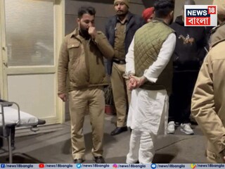 বিয়েবাড়ির মধ্যেই চলল গুলি