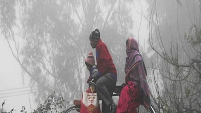 পরবর্তী ৪৮ ঘন্টায় গভীর নিম্নচাপে পরিনত হয়ে উত্তর ও উত্তর পশ্চিম দিকে সরে আরও শক্তিশালী হবে সাগরের নিম্নচাপ। দক্ষিণ বঙ্গোপসাগরে এই সিস্টেম ঘূর্ণিঝড়ে পরিণত হওয়ার আশঙ্কা।