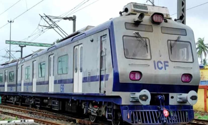 বর্তমানে সোমবার থেকে শনিবার পর্যন্ত এসি লোকালের পরিষেবা ছিল কৃষ্ণনগর থেকে। কিন্তু এতটাই চাহিদা বেড়ে গিয়েছে যে রবিবারও এসি লোকাল পরিষেবা শুরু করার জন্য যাত্রীদের তরফে আবেদন আসছে।