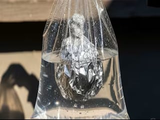 কেন বারান্দায় উঠে আসছে অ্যালুমিনিয়াম ফয়েল? কেন বারান্দায় উঠে আসছে অ্যালুমিনিয়াম ফয়েল?