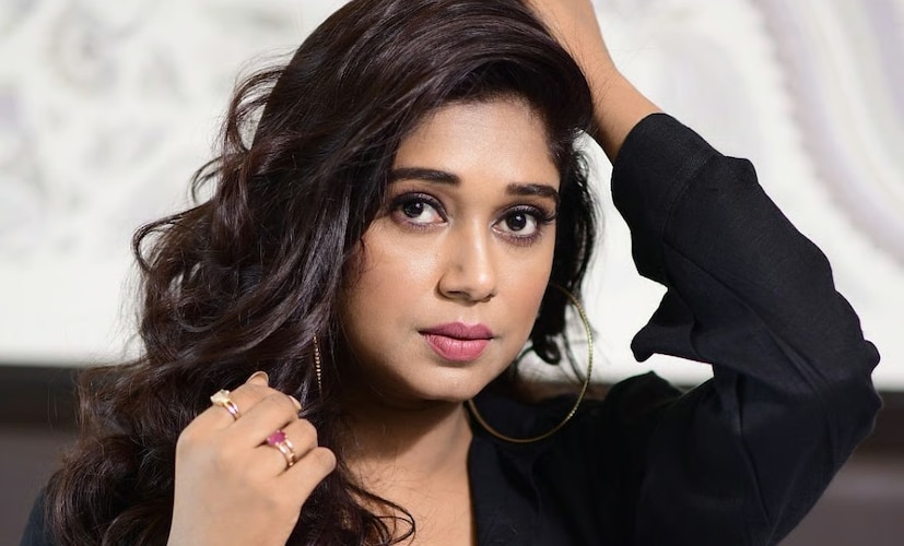 গতকাল, ২৪ নভেম্বর হয় আশীর্বাদপর্ব, তারপর হয় আইবুড়োভাত। আজ, মঙ্গলবার, চার হাত এক হবে৷ 